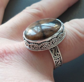 Zilveren ring Chiastoliet (Kruissteen) bewerkte setting maat 19